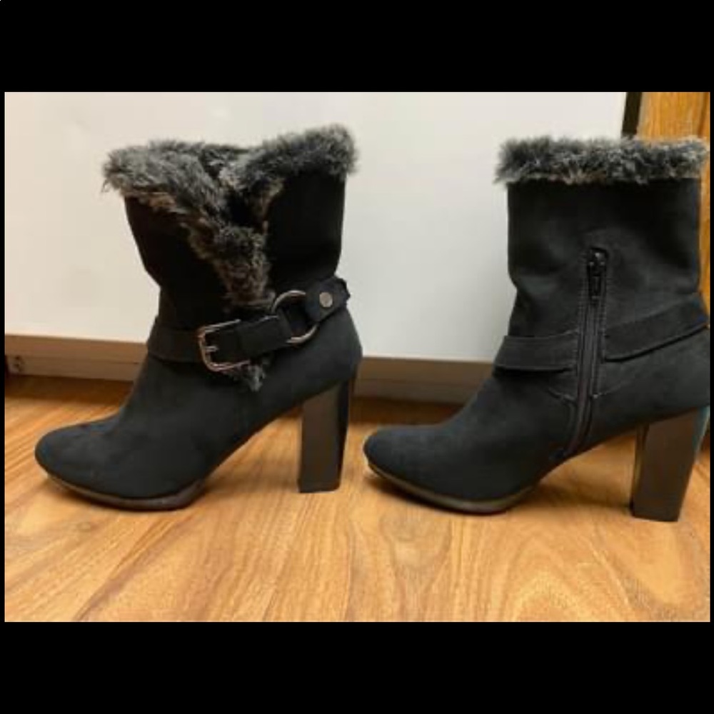 Boots - Picture 2 of 6